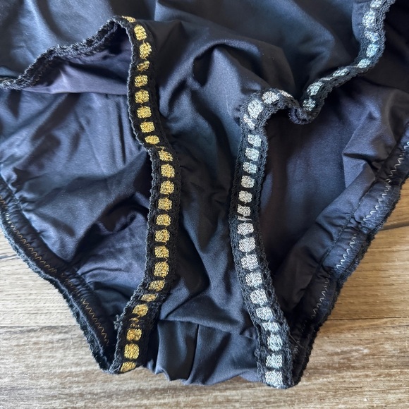 La blanca one piece black swimsuit size 12 gold and silver trim - Picture 2 of 7